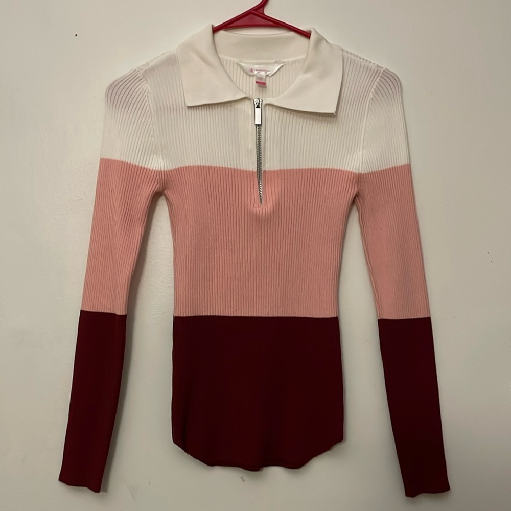 No boundaries pull over white pink and burgundy sweater with zipper